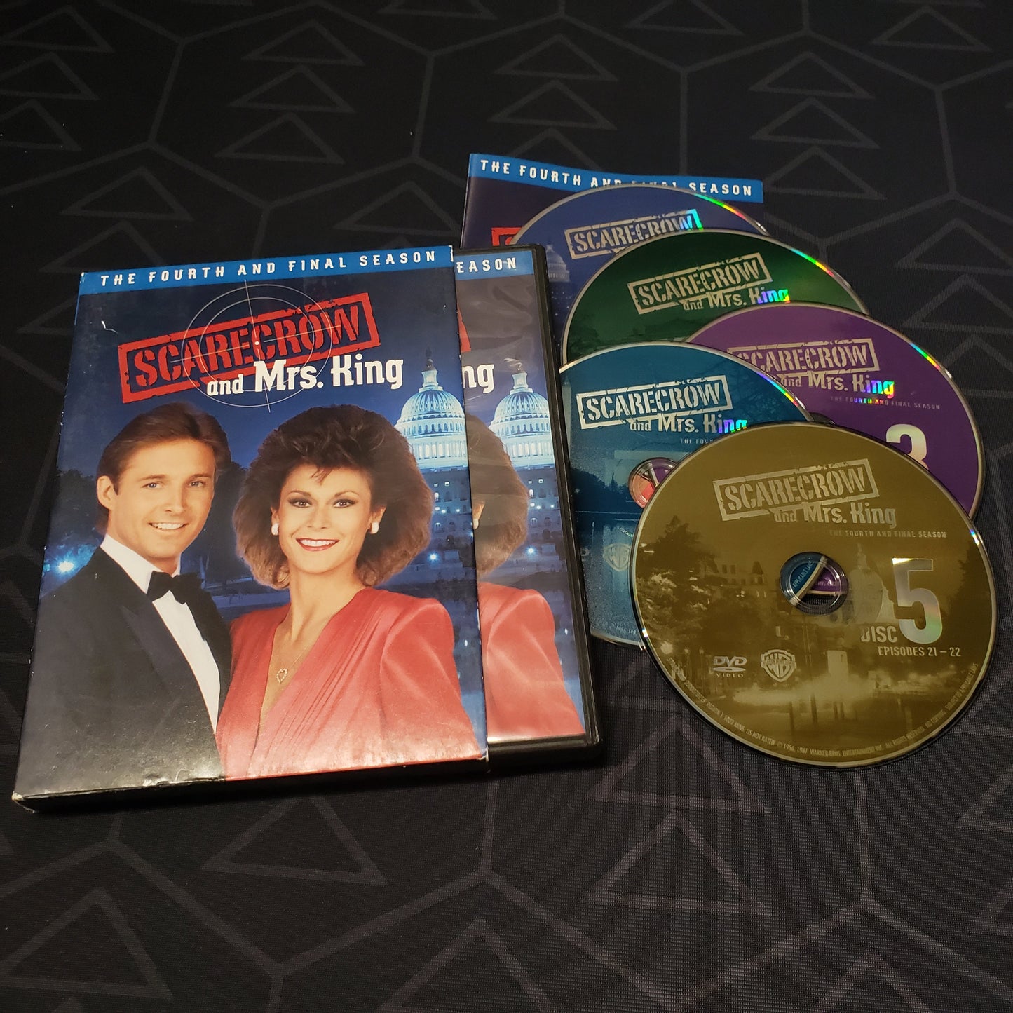 Image shows the outer box, case, booklet & five discs for Scarecrow and Mrs. King: Season 4 on DVD