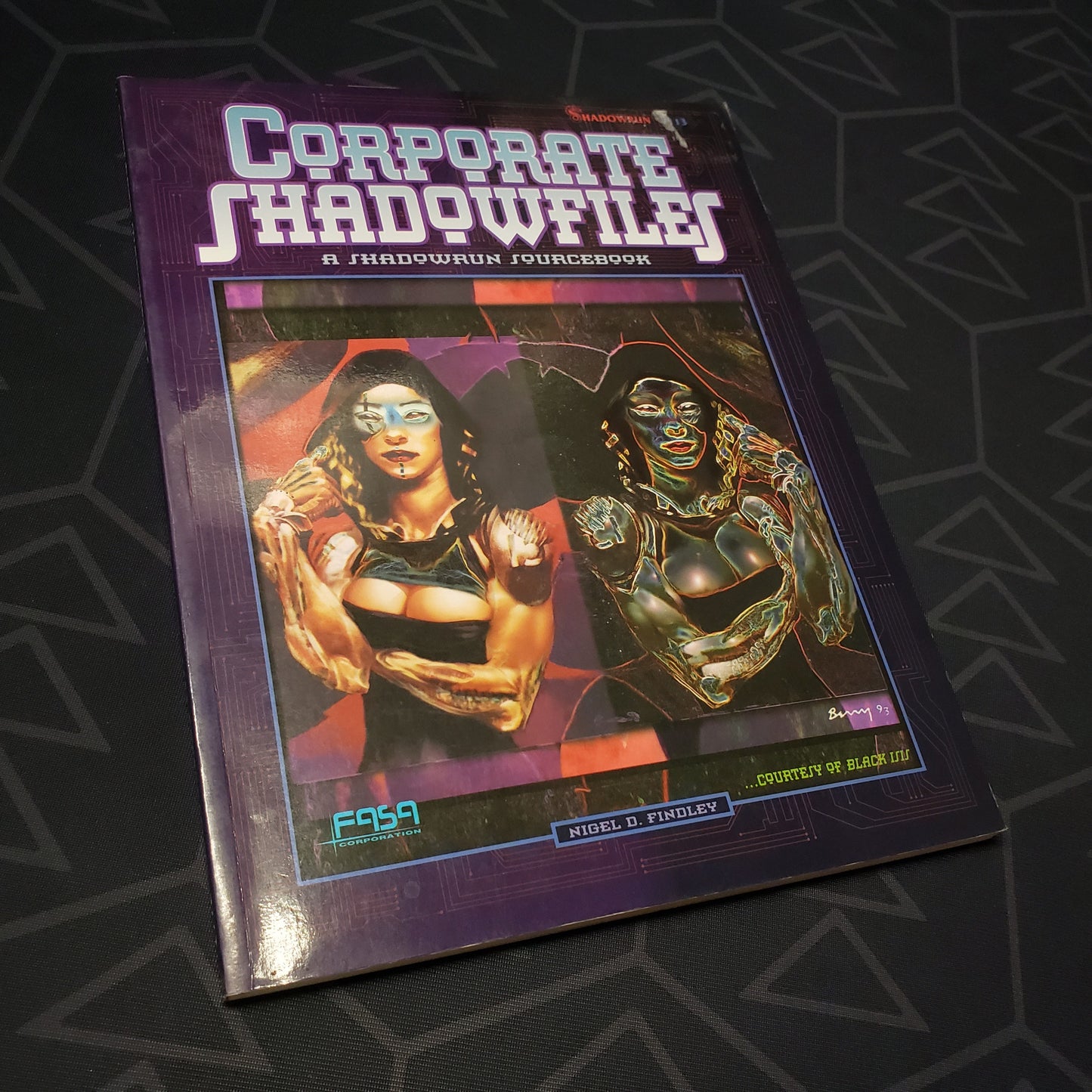 Image shows the front cover of the Corporate Shadowfiles book for the roleplaying game Shadowrun 1E