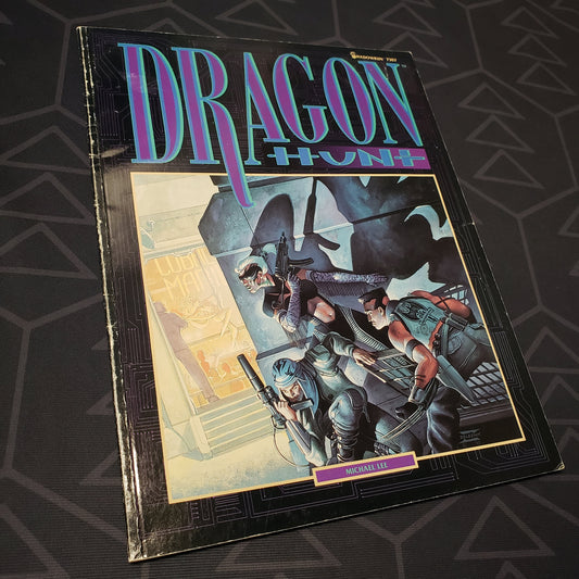 Image shows the front cover of the Dragon Hunt book for the roleplaying game Shadowrun 1E