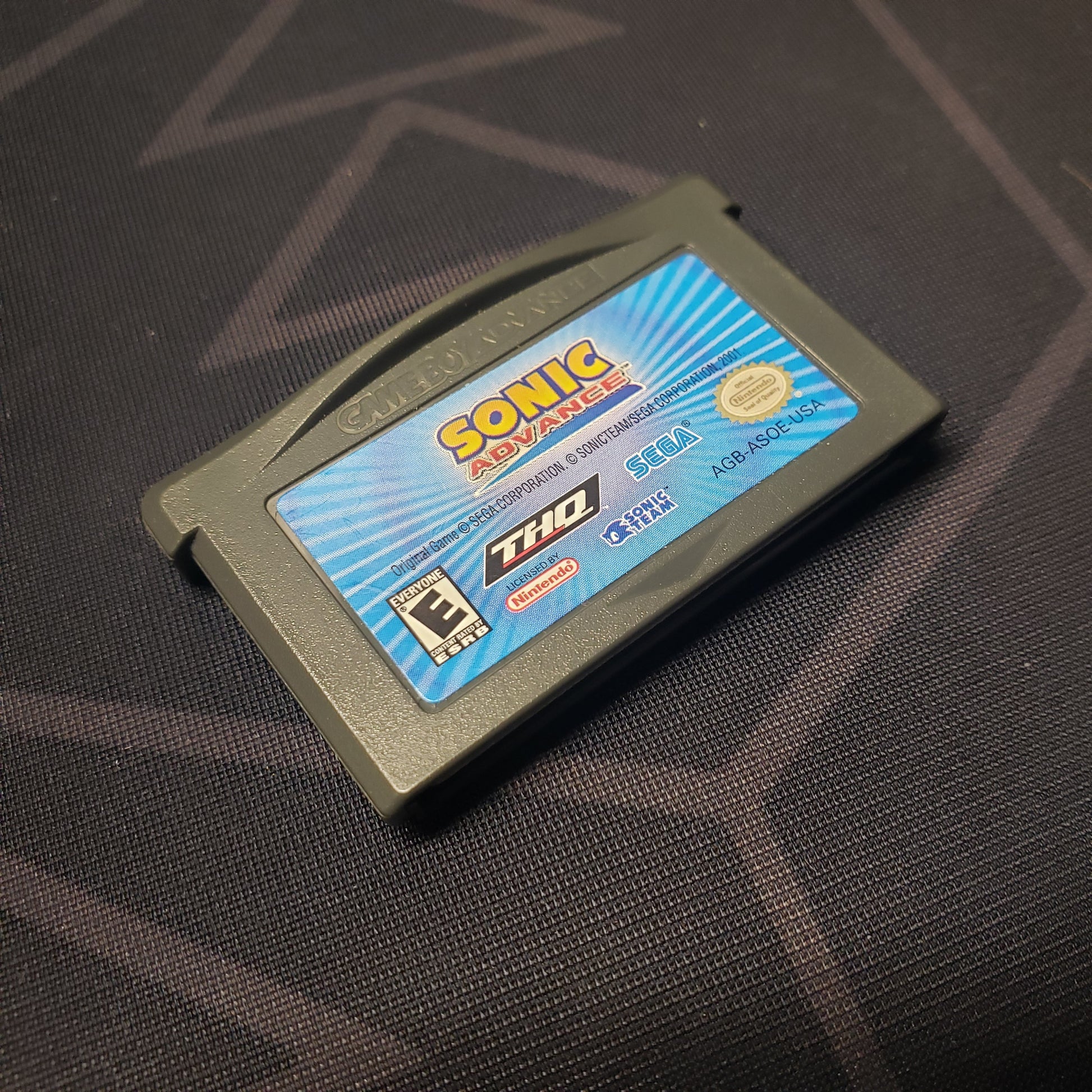 Image shows the front of the cartridge for the video game Sonic Advance for Nintendo Game Boy Advance