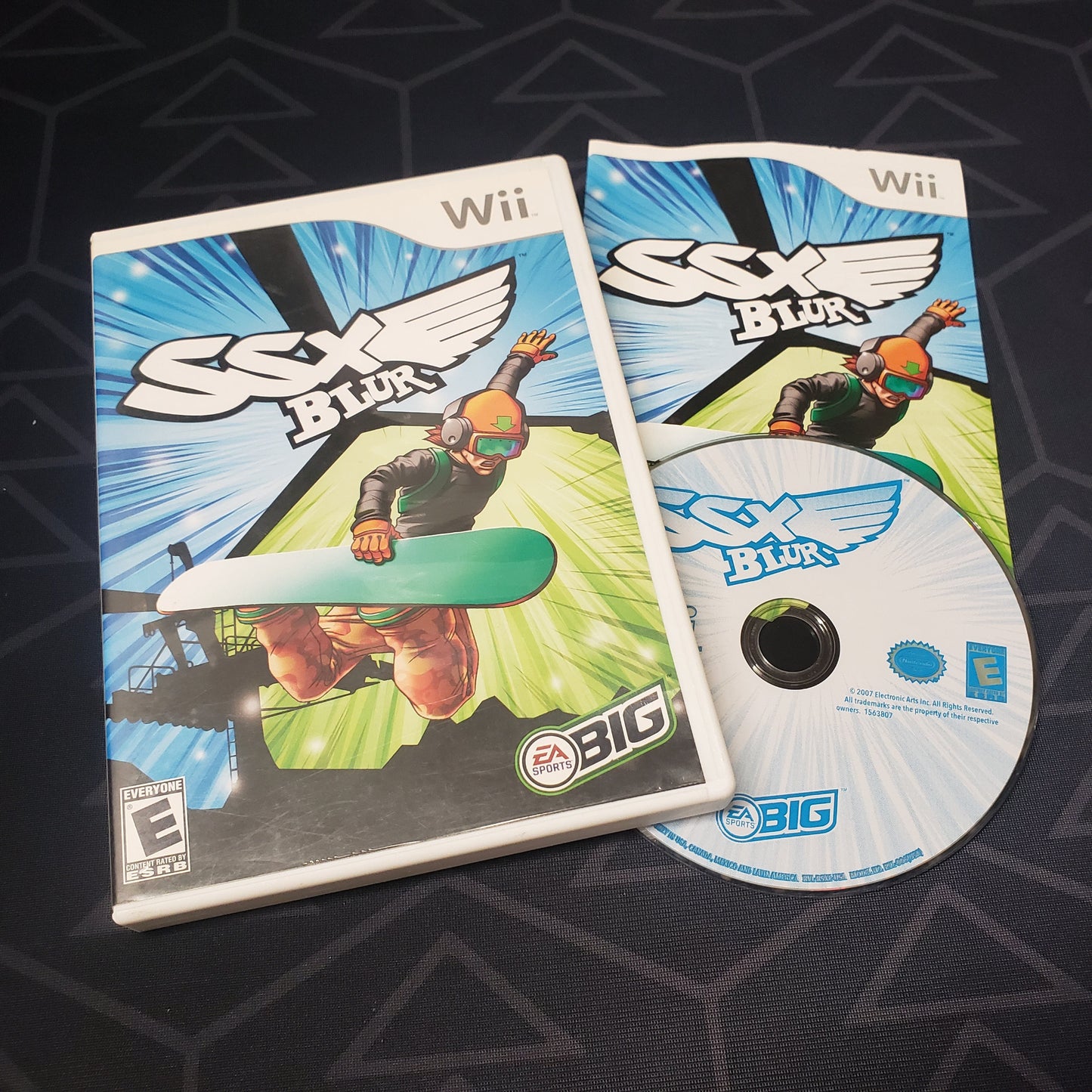 Image shows the case, manual & disc for the video game SSX Blur for Nintendo Wii