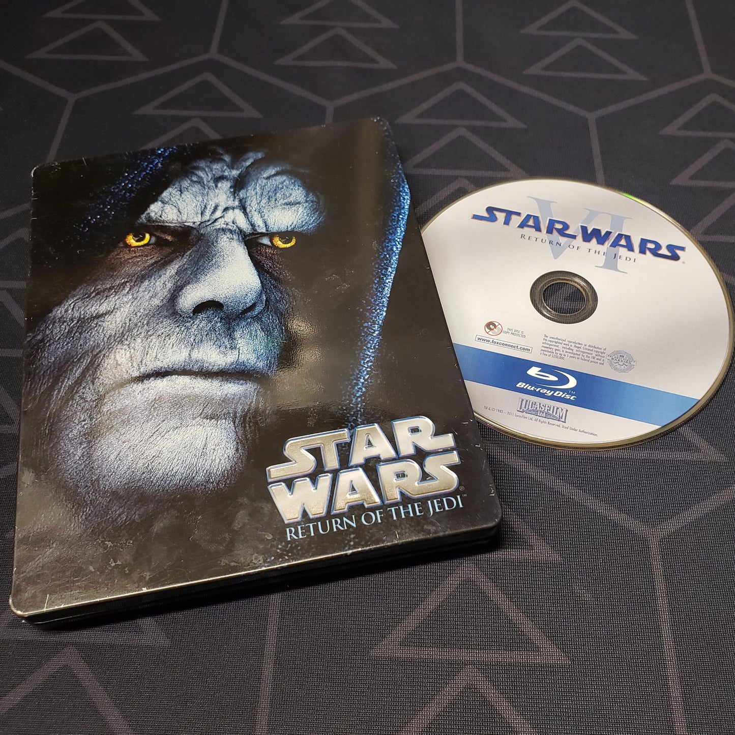 Image shows the steelbook case & disc for Star Wars: Return of the Jedi on Blu-Ray