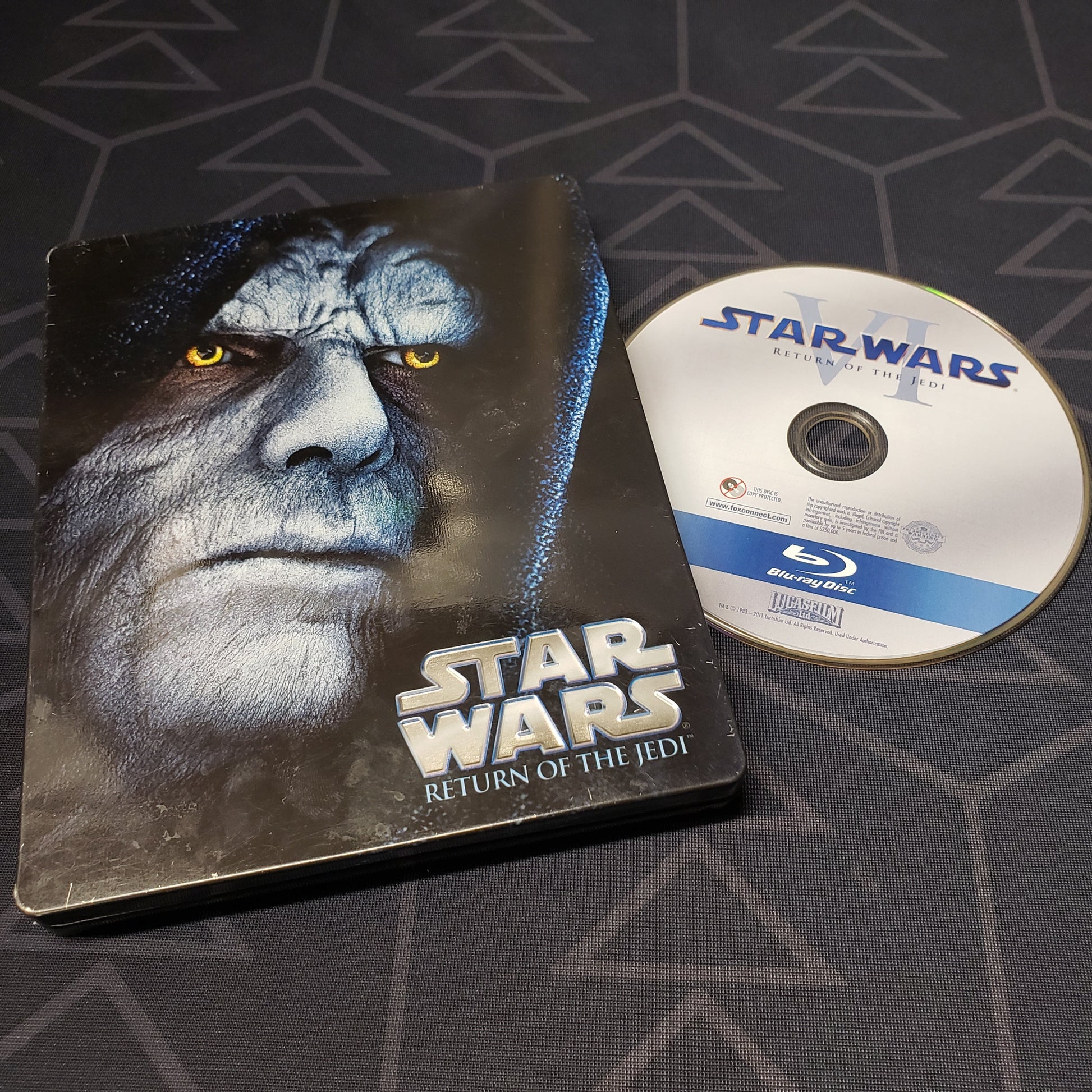 Image shows the steelbook case & disc for Star Wars: Return of the Jedi on Blu-Ray