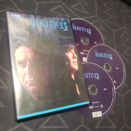 Image shows the case & three discs for the third season of The Dead Files on DVD