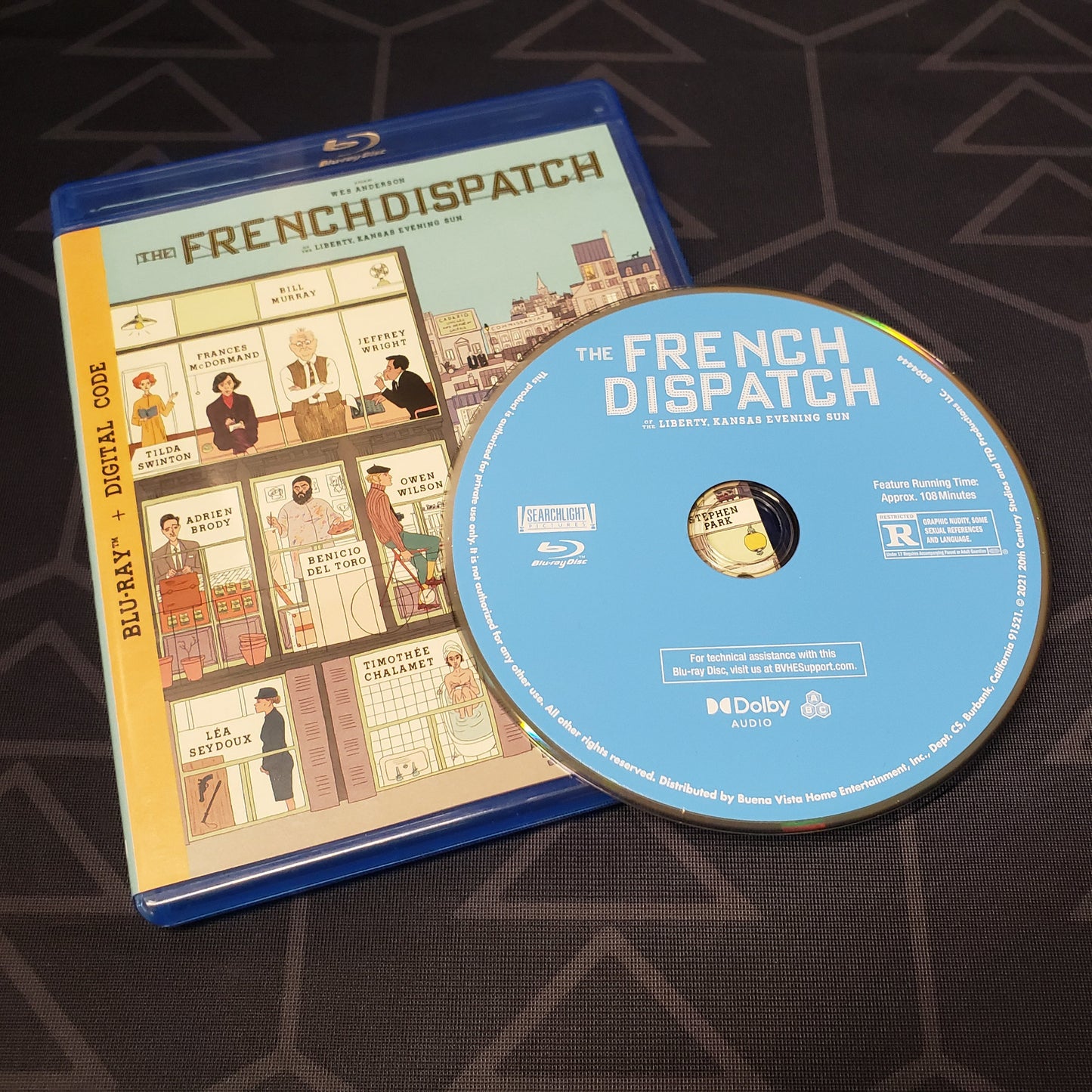 Image shows the case & disc for the movie The French Dispatch on Blu-Ray