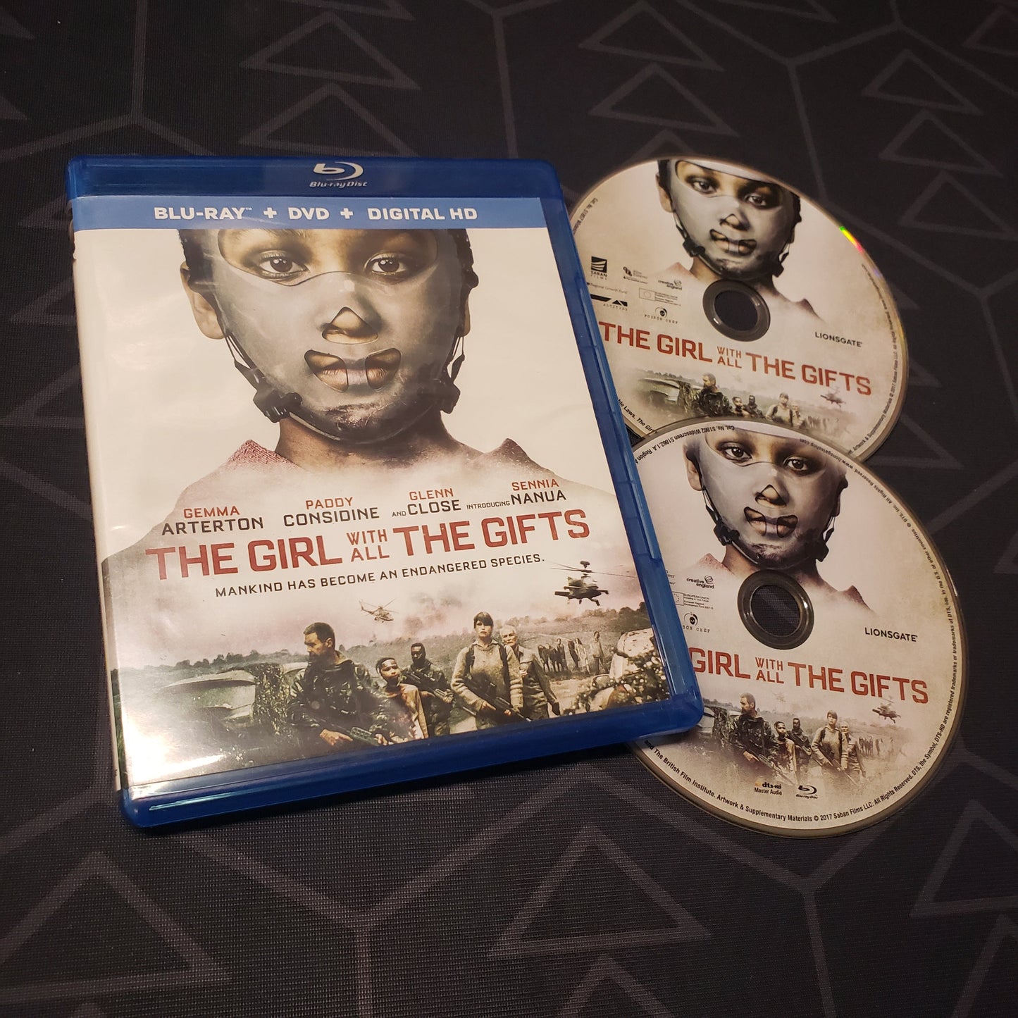 Image shows the case & two discs for the movie The Girl With All the Gifts on Blu-Ray