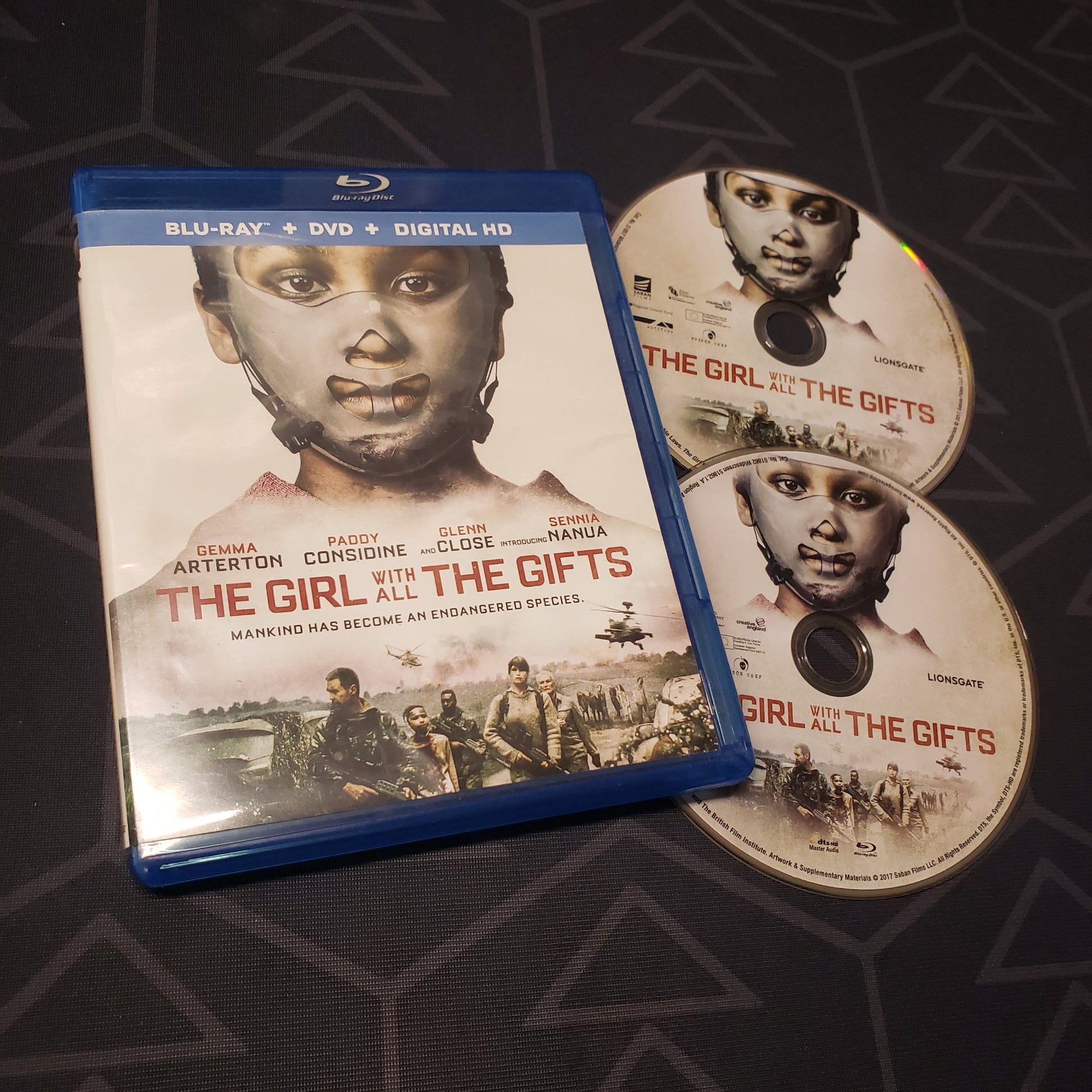 Image shows the case & two discs for the movie The Girl With All the Gifts on Blu-Ray