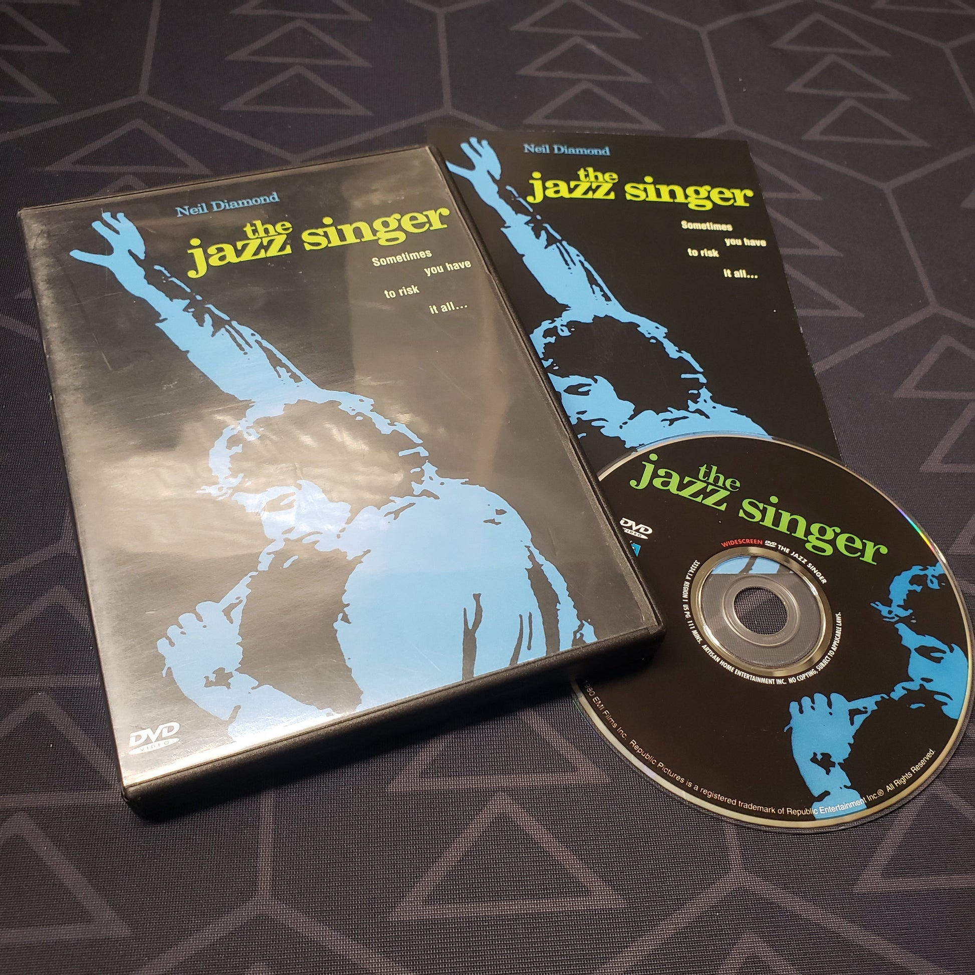 Image shows the case, insert & disc for the movie The Jazz Singer on DVD