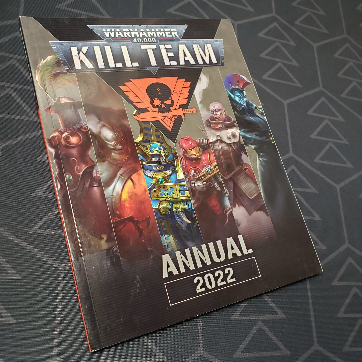 Image shows the front cover of the Warhammer 40,000 Kill Team: Annual 2022 wargaming book