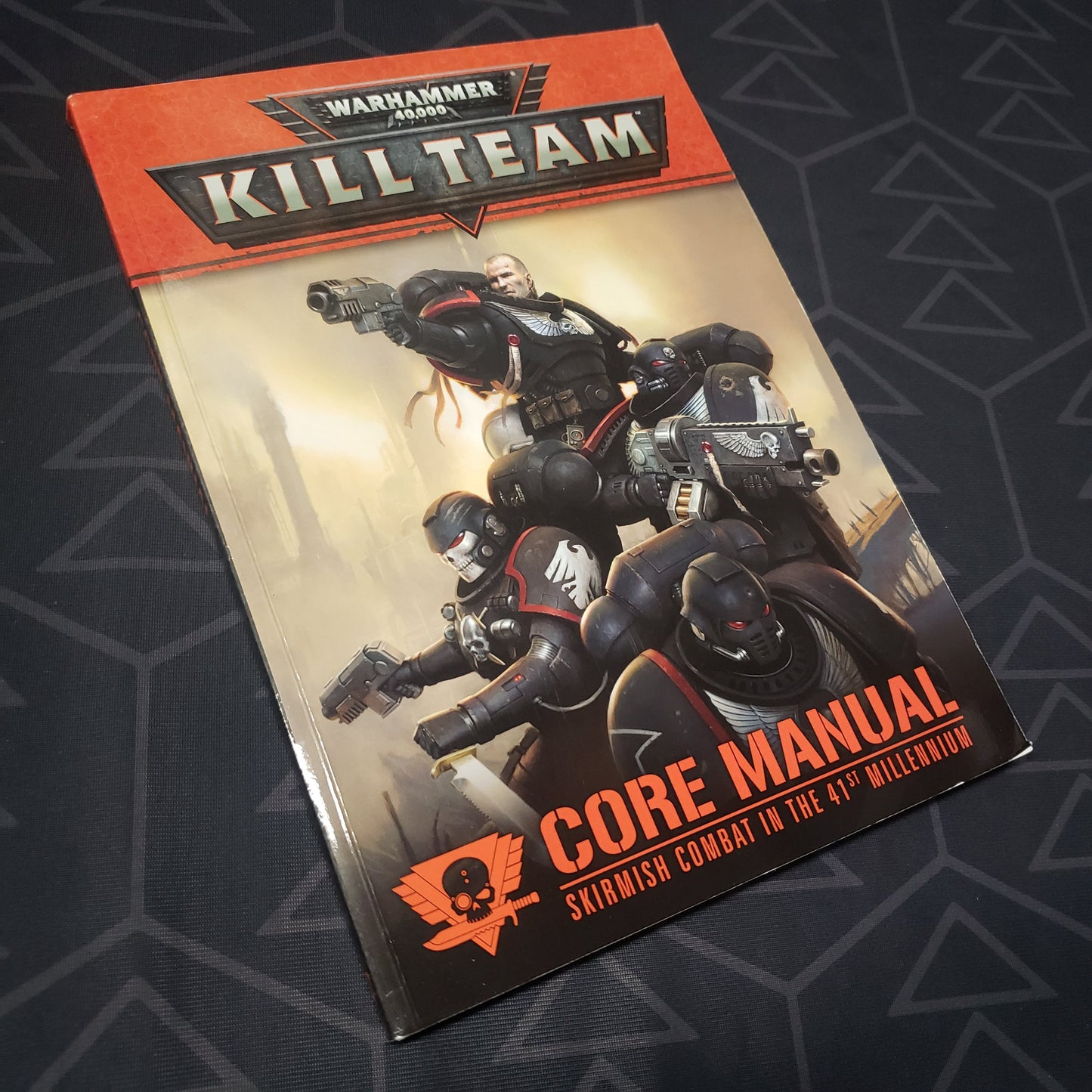 Image shows the front cover of the Warhammer 40,000: Kill Team - Core Manual wargaming book