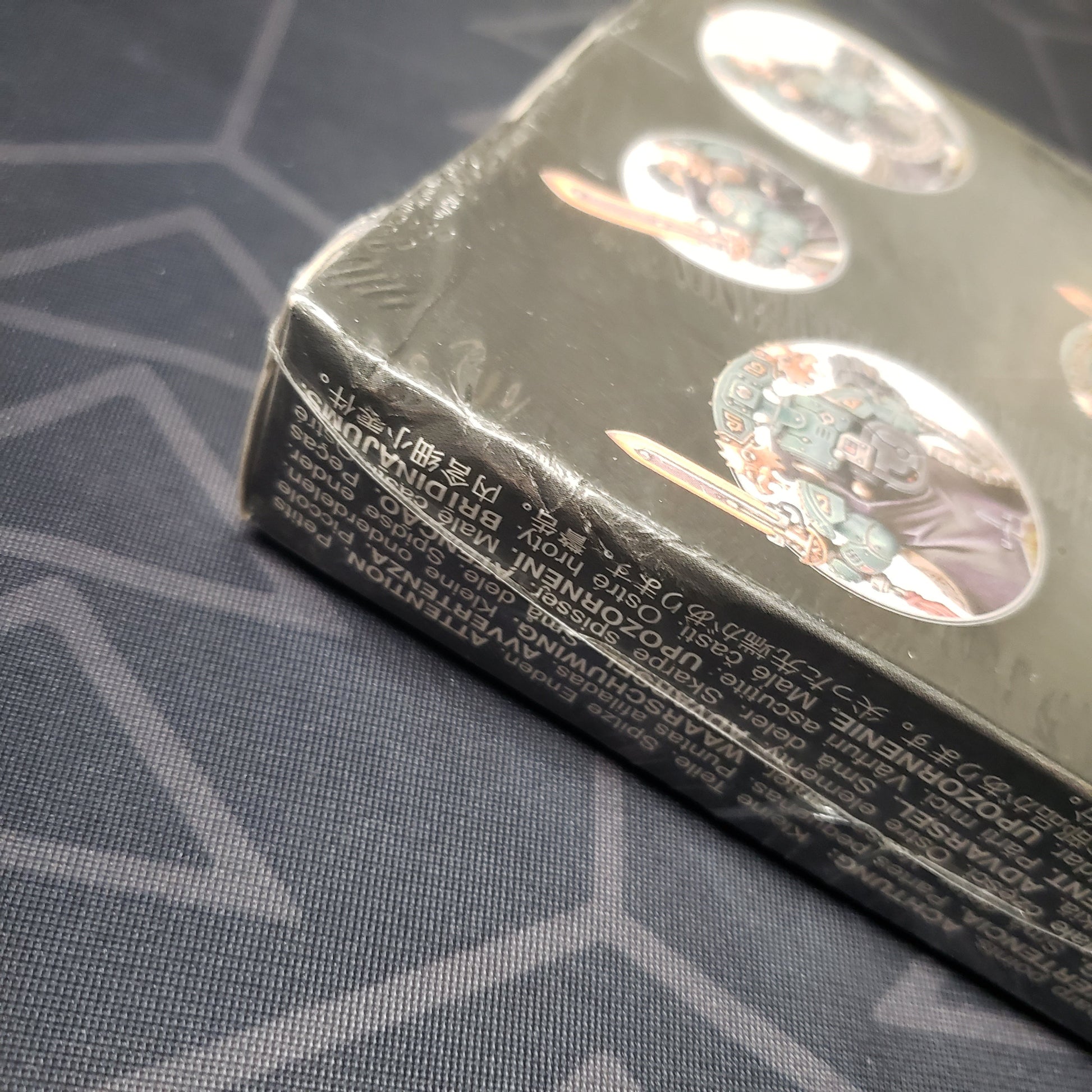 Image shows slightly squished corner of the box of the Commemorative Series: Leagues of Votann - Kahl Yoht Grendok pack for the miniatures game Warhammer 40,000