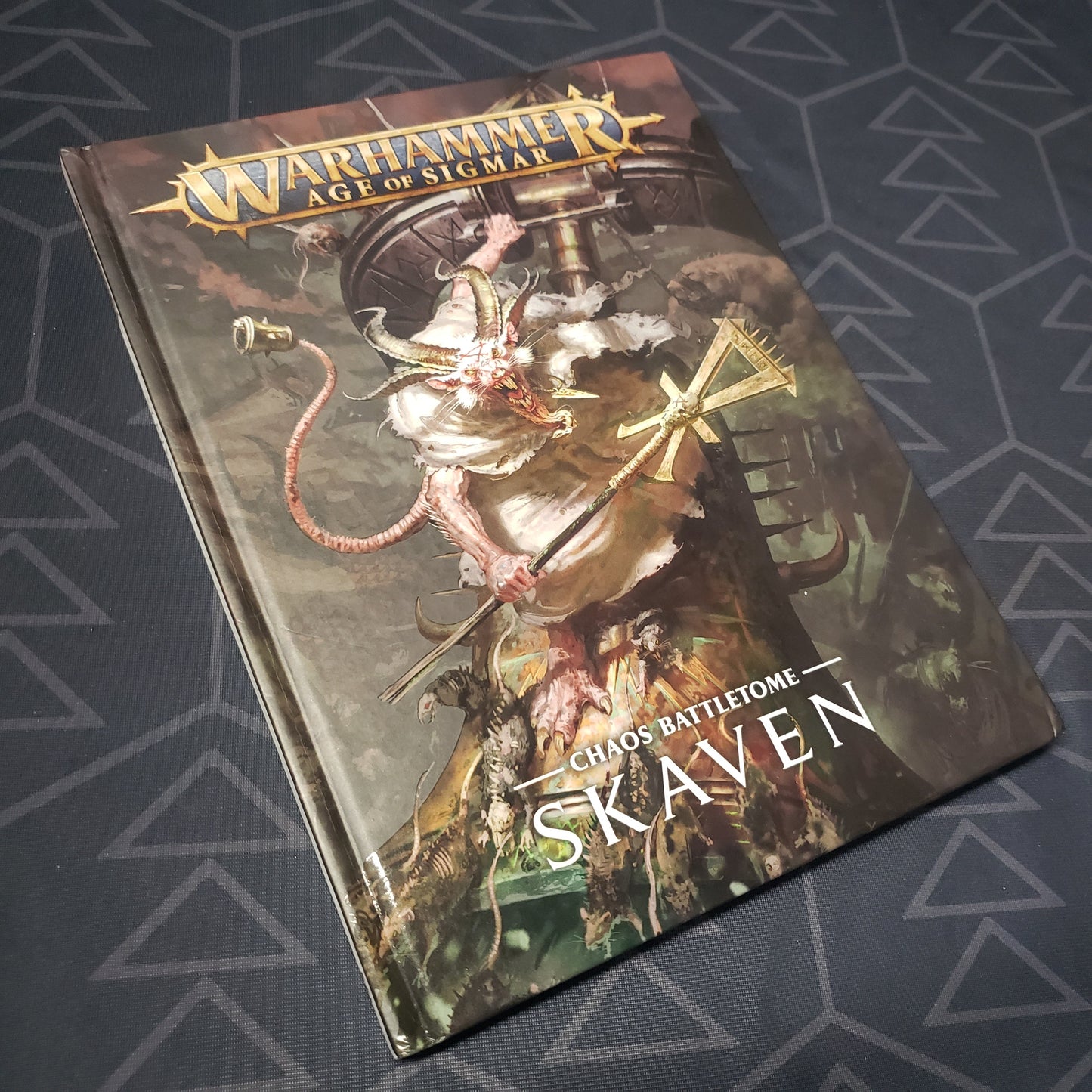 Image shows the front cover of the Warhammer Age Of Sigmar (Second Edition): Chaos Battletome - Skaven wargaming book