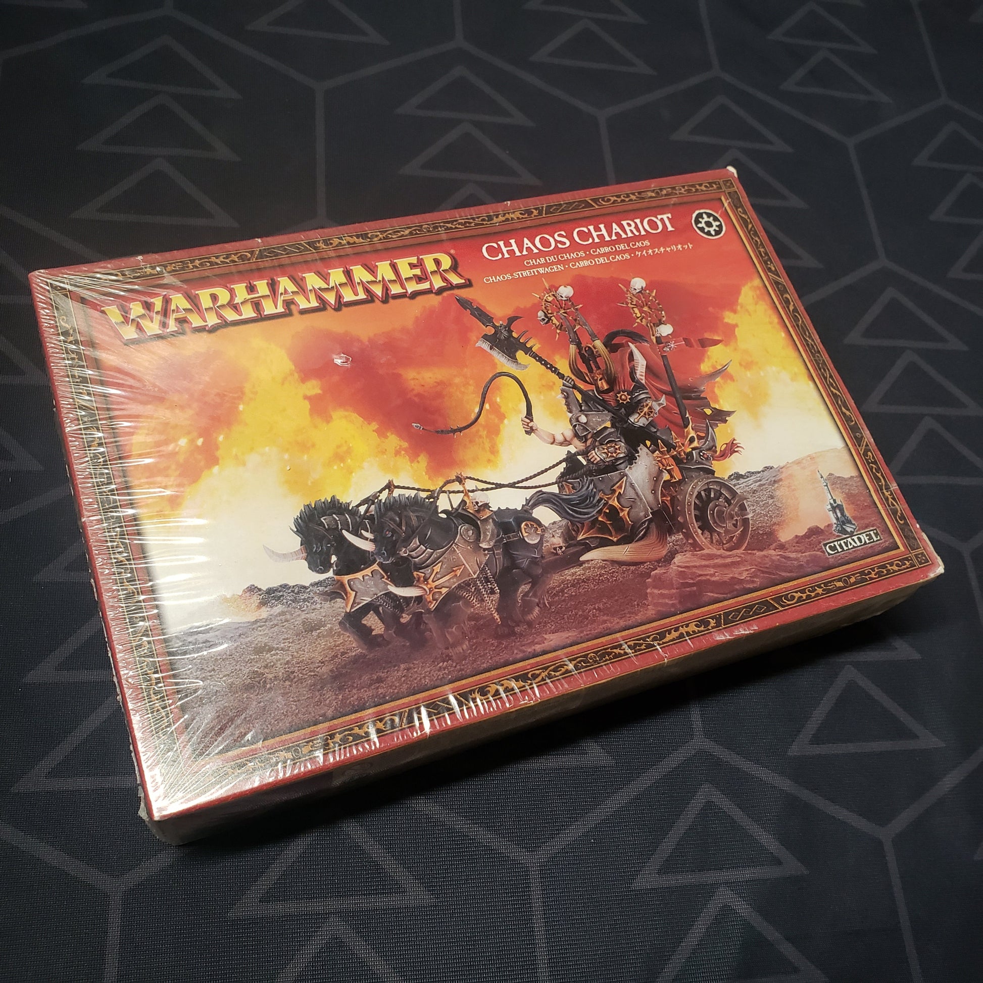 Image shows the front cover of the box of the Chaos Chariot pack for the miniatures game Warhammer