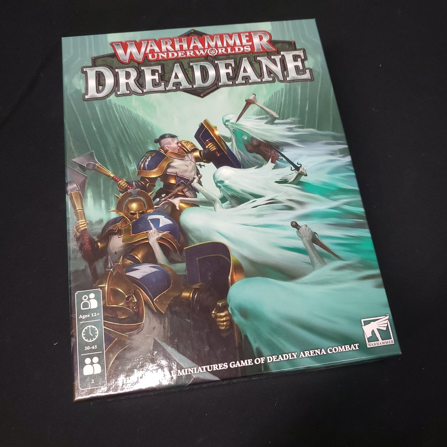 Image shows the front cover of the box of the Warhammer Underworlds: Dreadfane board game