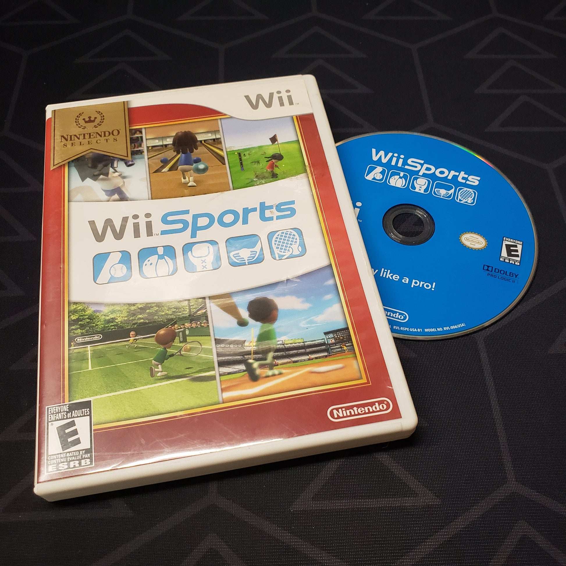 Image shows the case and disc for the video game Wii Sports for Nintendo Wii