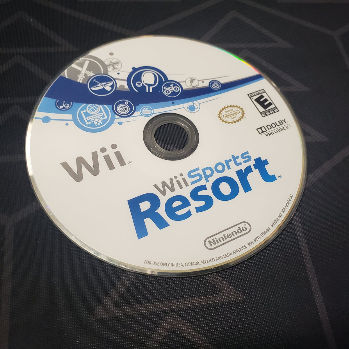Image shows the label side of the game disc for the video game Wii Sports Resort for Nintendo Wii