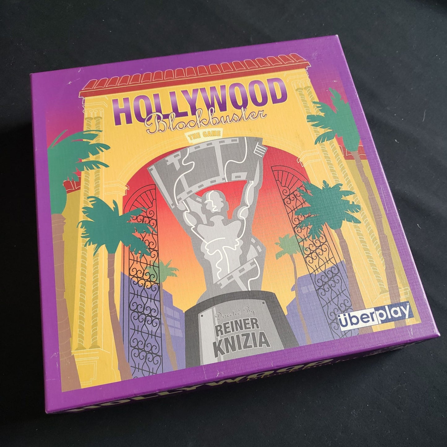 Image shows the front cover of the box of the Hollywood Blockbuster board game